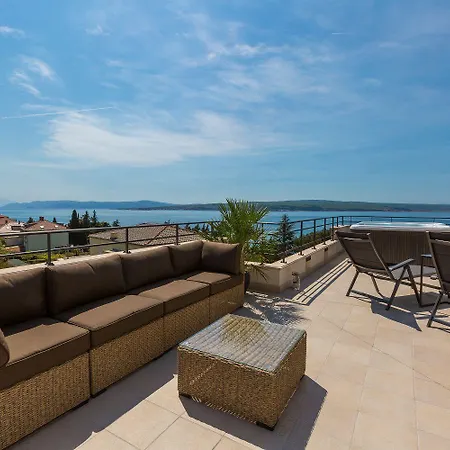 Traumhaftes Nur 100 Meter Zum Mit Herrlichem Meerblick, Sauna, Whirlpool Apartment Dramalj