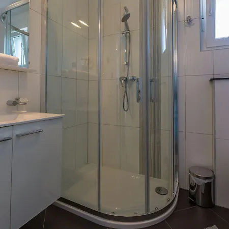 Apartment Traumhaftes Nur 100 Meter Zum Mit Herrlichem Meerblick, Sauna, Whirlpool Dramalj