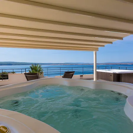 Traumhaftes Nur 100 Meter Zum Mit Herrlichem Meerblick, Sauna, Whirlpool Apartment Dramalj