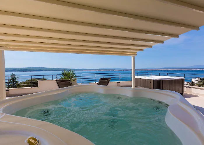 Traumhaftes Nur 100 Meter Zum Mit Herrlichem Meerblick, Sauna, Whirlpool Apartment Dramalj