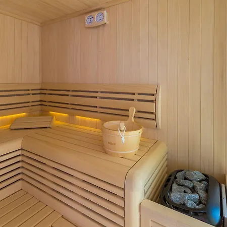 Traumhaftes Nur 100 Meter Zum Mit Herrlichem Meerblick, Sauna, Whirlpool